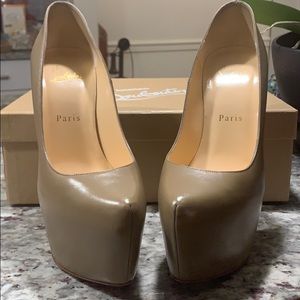 Christian Louboutin Daffodile 160